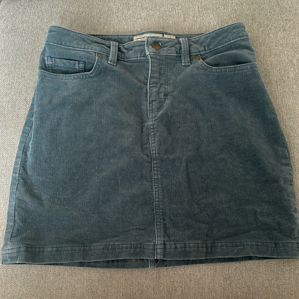 Patagonia Women's Stretch Corduroy Skirt in Nouveau Green, size 2
